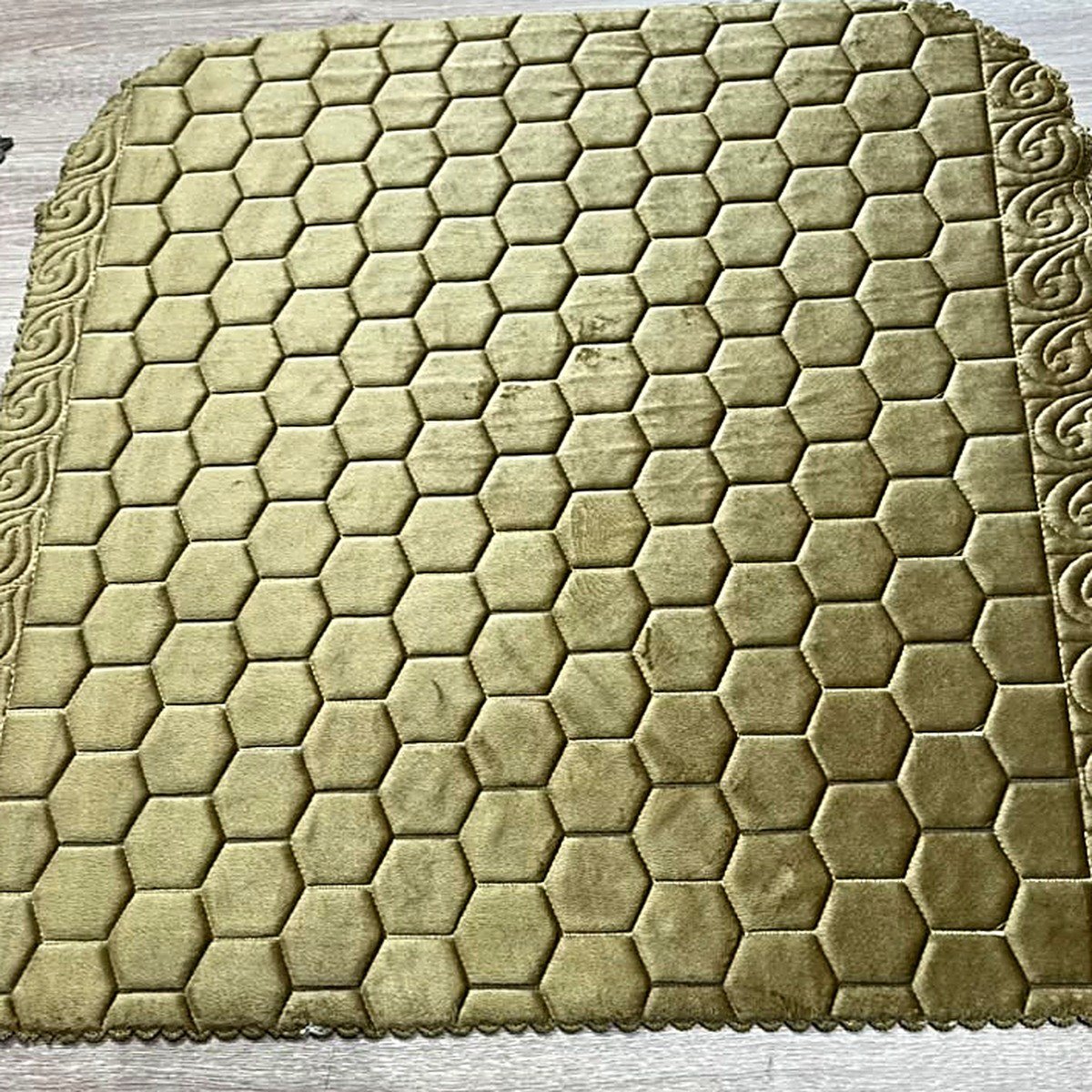 Honeycomb Quilted Velvet Seat Cover - Image 2